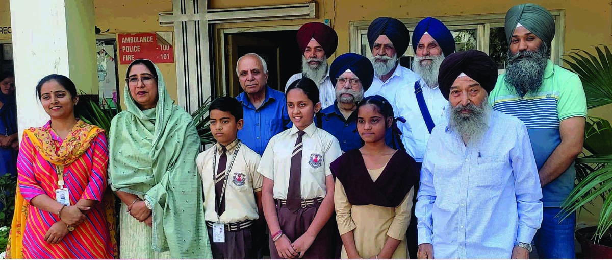 ਪੰਜਵੀ, ਦਸਵੀਂ ਵਿੱਚ ਅੱਵਲ ਆਏ ਵਿਦਿਆਰਥੀਆਂ ਨੂੰ ਸਨਮਾਨਿਤ ਕੀਤਾ